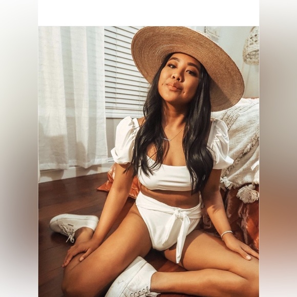 White bathing suit - Picture 3 of 3